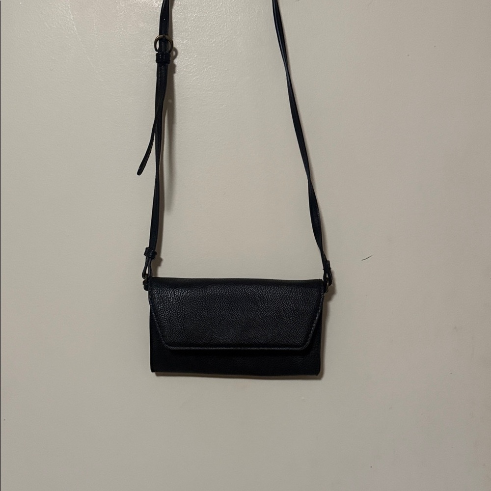 Universal Thread Black Crossbody Bag
